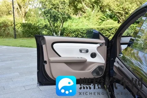 务实家庭的智慧之选:深度体验长安启源A06 510Pro-2