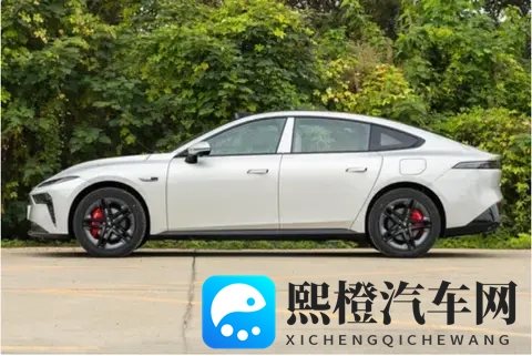 东风奕派 eπ007+预售1499万元起,15 万级新能源轿车的真香之选-1