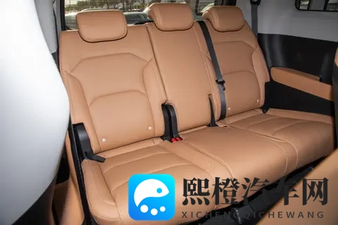 7万级家用车，二孩三孩家庭可以看这款MPV，空间大、舒适性强-3