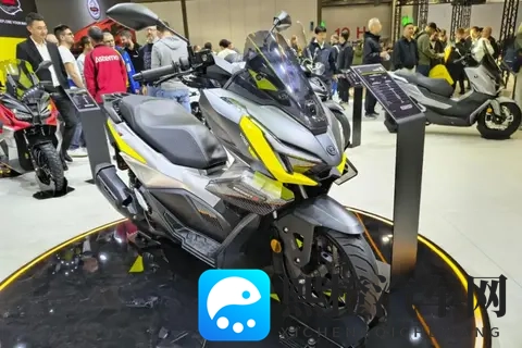 无极龙骨式踏板SR125 GTS米兰展亮相,水冷四气门+满配+十足战斗感-1