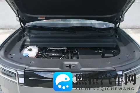 方程豹钛7四驱Max版深度体验：科技大空间SUV的务实之选-2