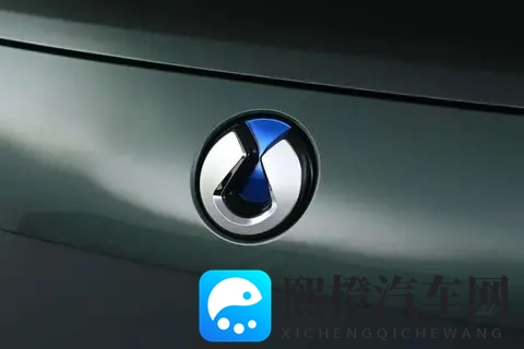 腾势N8L:大六座安全豪华SUV,是家庭出行的理想选择!-2