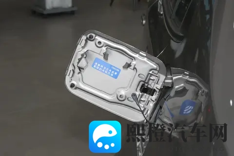 选车丨要外观时尚油耗低,卡罗拉是较好选择吗?全方面试驾评测!-3