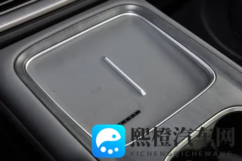 15万级5座车，大空间、高舒适，东风奕派eπ008适合家庭-3