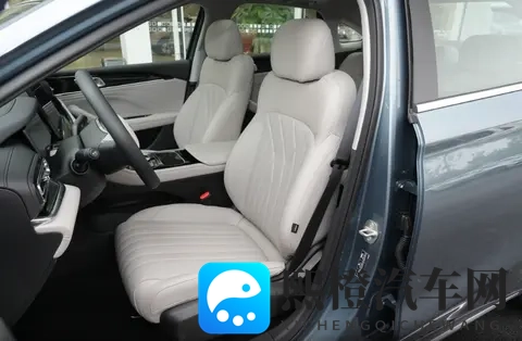 丰满白嫩尤物老师国产:国色天香教师形象令人陶醉-3