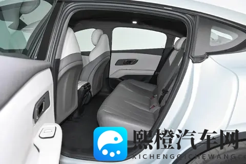 26款深蓝L06,轴距2米9,续航670公里,城区高速导航辅助驾驶-2