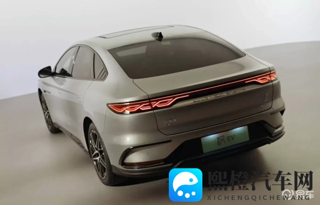 厨房里被男朋友 的最深：个性化汽车创新，深度满足驾驶欲-1