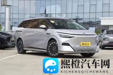 科幻感拉满!2025款小鹏X9纯电版实车曝光,740km续航+无图NOA-2