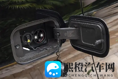 中大型MPV再添“狠角色”,标配四驱+128线激光雷达,2858万起-3