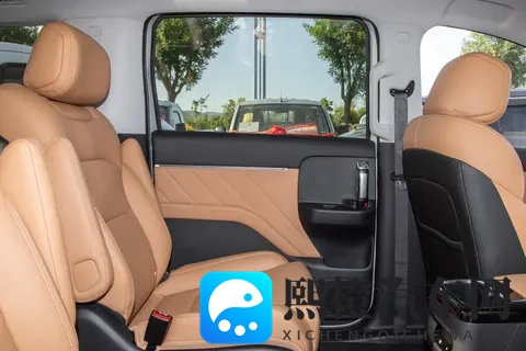 768 万起售,五菱星光730 PHEV,好开又好坐的“真”全能舒享大7座-2