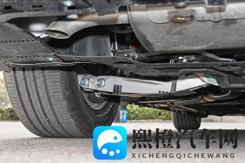 家用 15万级C级车，配8295+800V架构，增程纯电可选，续航超1600km-1