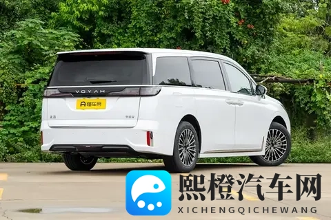 26款岚图梦想家实测后,我发现它确实重新定义了“舒适出行”-2