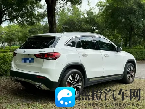 12万多拿下白色奔驰GLA，2020年上牌，圆你奔驰梦？-1