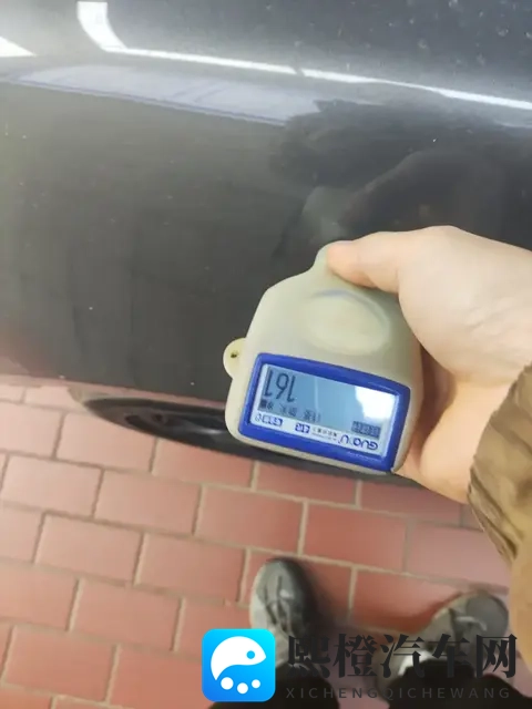 美女张开腿让男生捅:性感佳人主动迎合,男生探入私密空间-2