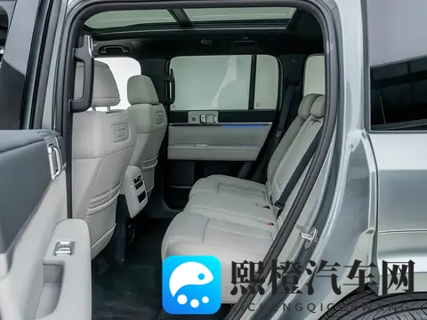 刚上市就成为了“方盒子销冠”!方程豹钛7凭啥如此受欢迎?-3