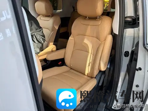 10万侧滑门7座MPV上市 五菱这次要卖疯？-1