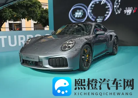 艳女在线直播:美丽佳人,网络直播间绽放光彩-2