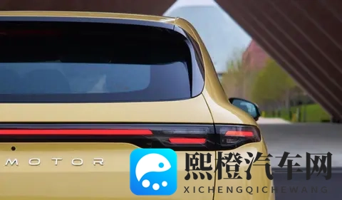 无框玻璃+翻毛皮+大床模式，零跑Lafa5内饰首曝，够运动还实用-1