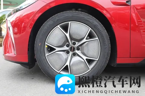 新手怕停车难?这车自己能搞定!置换再补1万,轻松拥有不纠结-3