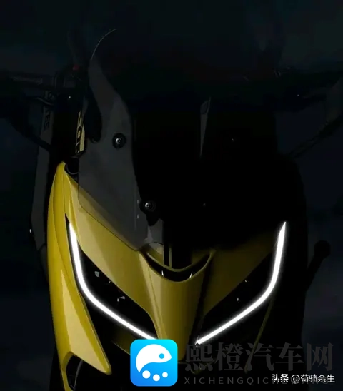 升仕552G亮相米兰,双缸链条传动+满配电控,性能对标TMAX!-3