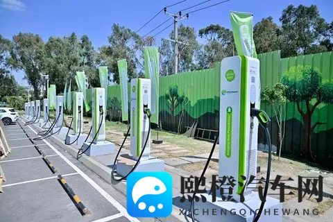 充电5分钟跑400公里?三四线车主哭了:100公里内找不到超充桩!-2