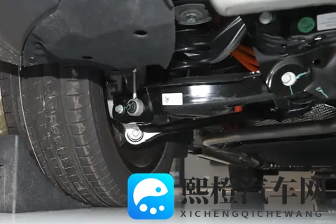 奔驰联手吉利造车,这辆全新SUV,售价竟然不到17万?-3