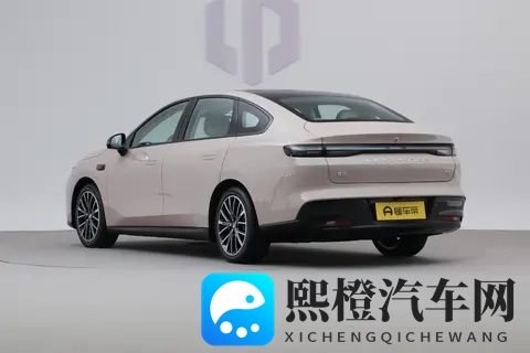 续航不虚标,配置丰富,零跑B01到底怎么样?-1