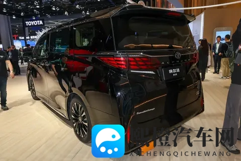 官方参考价140万元_预计明年5月发售 丰田埃尔法福祉版实车现身-1