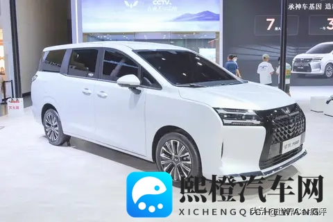 五菱推出一款全新MPV,1068万起,车长超49米,续航超1100km!-3