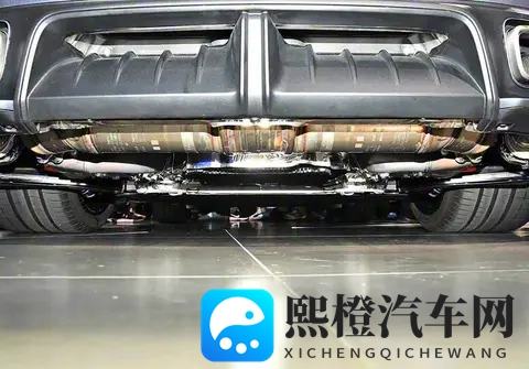 黑人巨大两根挤进一个:黑巨人概念车:空间革命,未来汽车新潮流-3