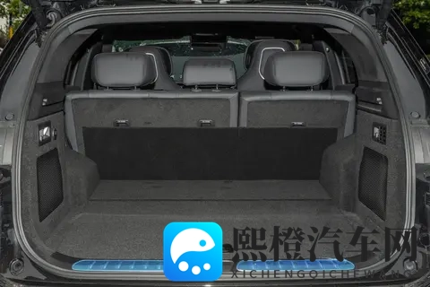 周末试驾星纪元 ET：一辆让全家都心动的家庭座驾-2