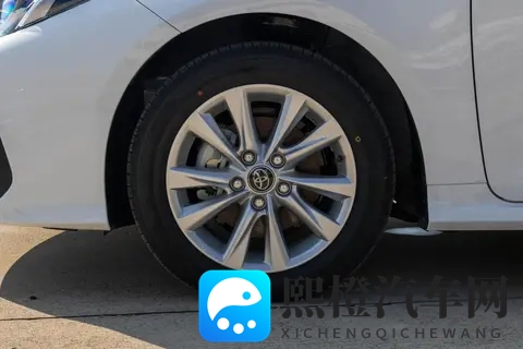 丰田卡罗拉双擎:入门即高配,这三款车到底该怎么选?-1