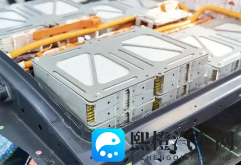 磷酸铁锂和三元锂电池的安全性争论应叫停,莫忘记“最强电池令”-1