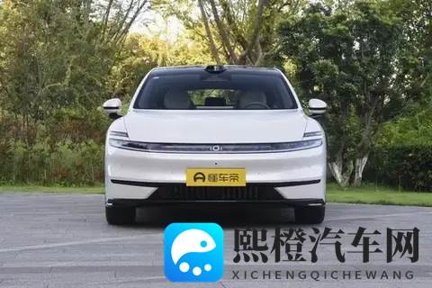 中型新能源轿车新选择!1199万元起售,长安启源A06来了-3