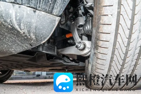 1898万起的空悬+CDC，星纪元ET的“豪华平权”是噱头还是实在？-3