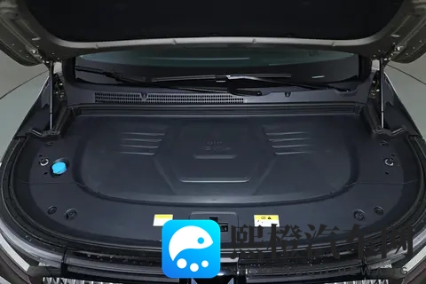 续航1530公里,后排带加热,26款岚图梦想家PHEV适合家用吗?-2