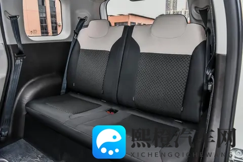 剥洋葱式分析：长安 Lumin 三款车型谁是性价比真王者-1