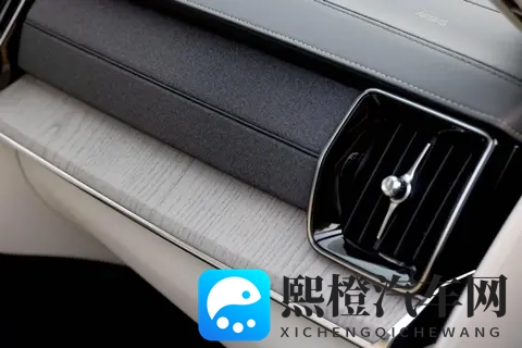 秋游搭子已就位！能打又贴心，沃尔沃全新XC90申请入队-2