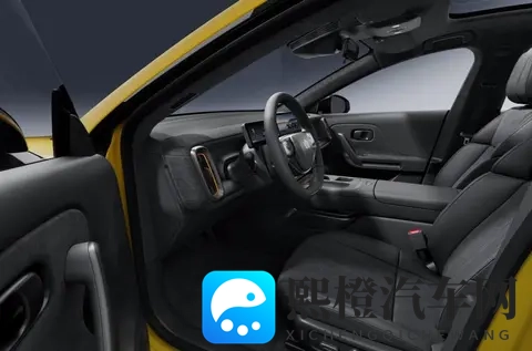 无框玻璃+翻毛皮+大床模式，零跑Lafa5内饰首曝，够运动还实用-2