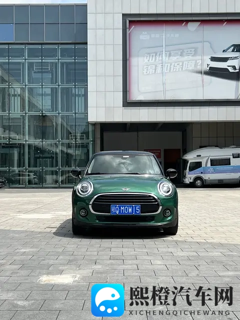 12万拿下MINI?2021款五门经典,小姐姐通勤优选-3