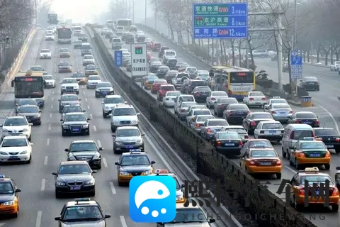 下载黄色软件:禁入:下载涉黄软件风险大-3