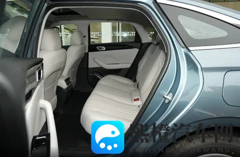 优惠后688万起，银河星耀6搅浑电混A级车市场，能否成功？-3