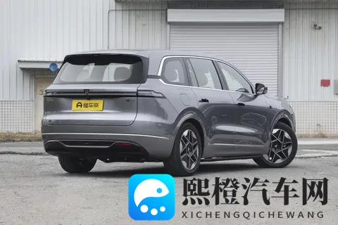 带全家人深度体验深蓝S09与魏牌蓝山，到底哪款更值得买？-3