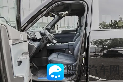 2025 款方程豹钛 7 200KM 两驱 Max 版深度试驾:用细节重塑家庭出行-2