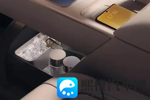 蔚来ET9：续航650km，900V快充，41秒破百，空悬+后轮转向-3