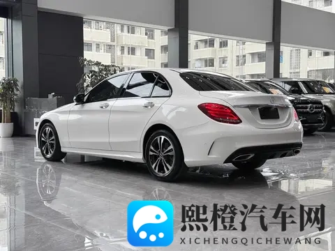 12万多拿下白色奔驰C级,体验优雅运动风?-2