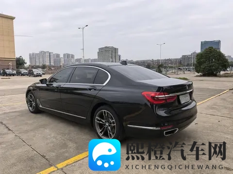 蓝井优太三上悠亚同居：歌手蓝井优太与三上悠亚公开恋情，共度甜蜜时光-2