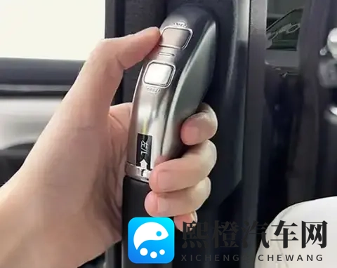 内门把手争议：特斯拉Model S起火车门无法打开，事故致五人死亡-1