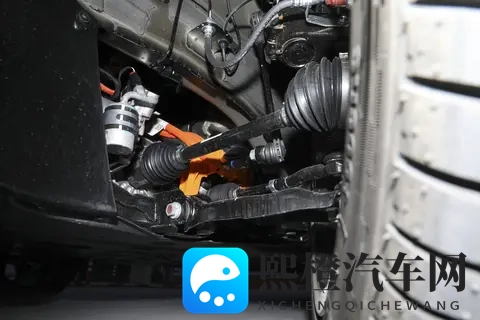 埃安 AION i60，广汽又出一款家用车，细节都考虑了，适合家里用-3