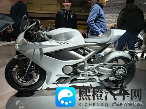 米兰车展丨1200cc V4 206匹,英伦超级仿赛,诺顿Manx R高调回归-3